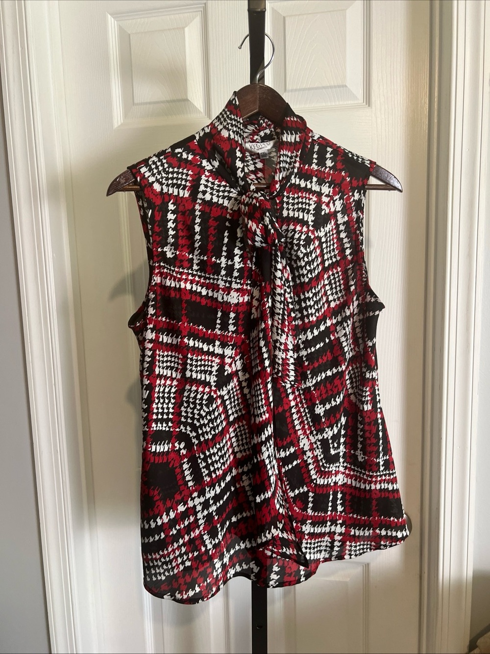 Kasper Red Black White Sleeveless Blouse Size PXL  Spring Summer Beautiful
